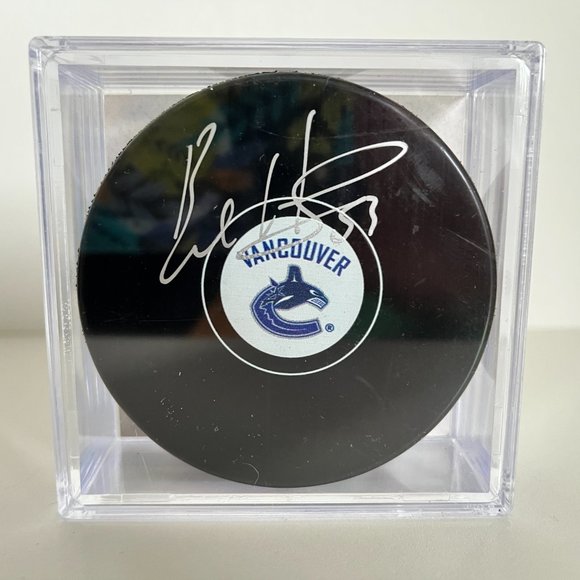 SOLD - Bo Horvat NHL Vancouver Canucks Signed Autograph Model Hockey Puck - Picture 3 of 4